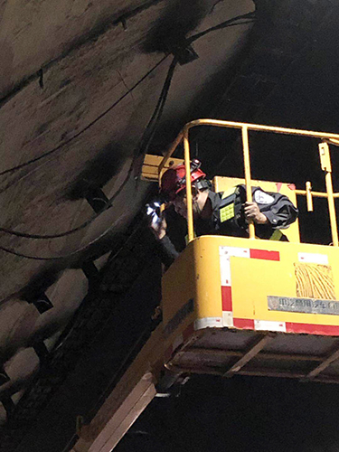 4 現(xiàn)場(chǎng)接線(xiàn)張耀及攝999.jpg